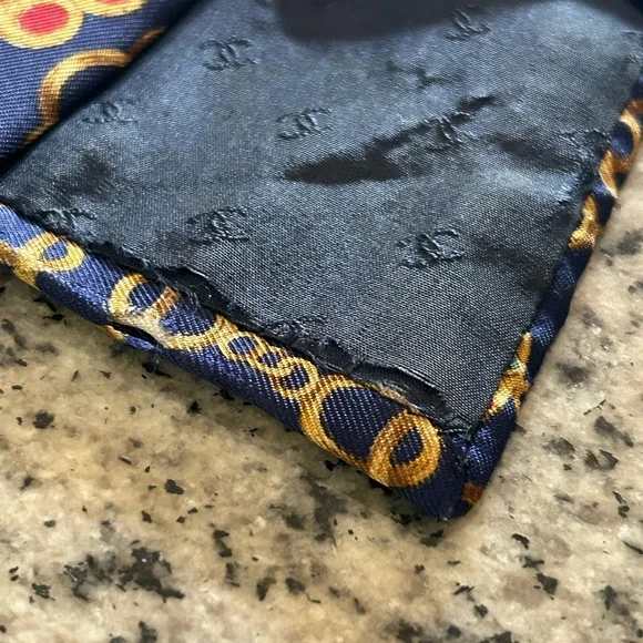 CHANEL Blue and Gold Patterned Tie - Picture 6 of 11